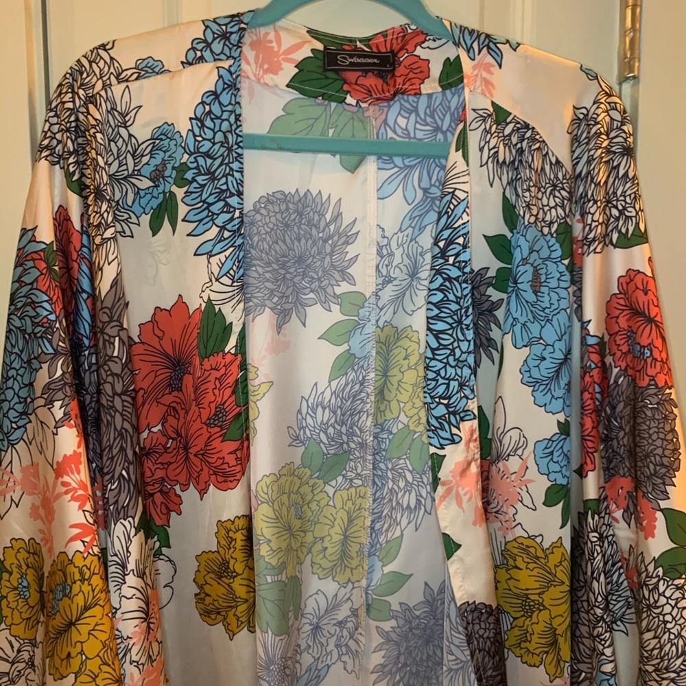Beautiful kimono - Picture 2 of 6